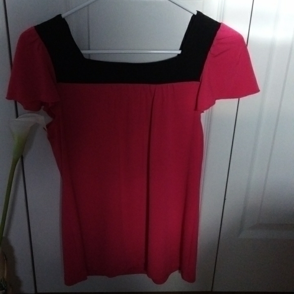 J) *💖 2/$15 or 4/$25, small,drk pink blouse, business or casual blouse - Picture 2 of 6